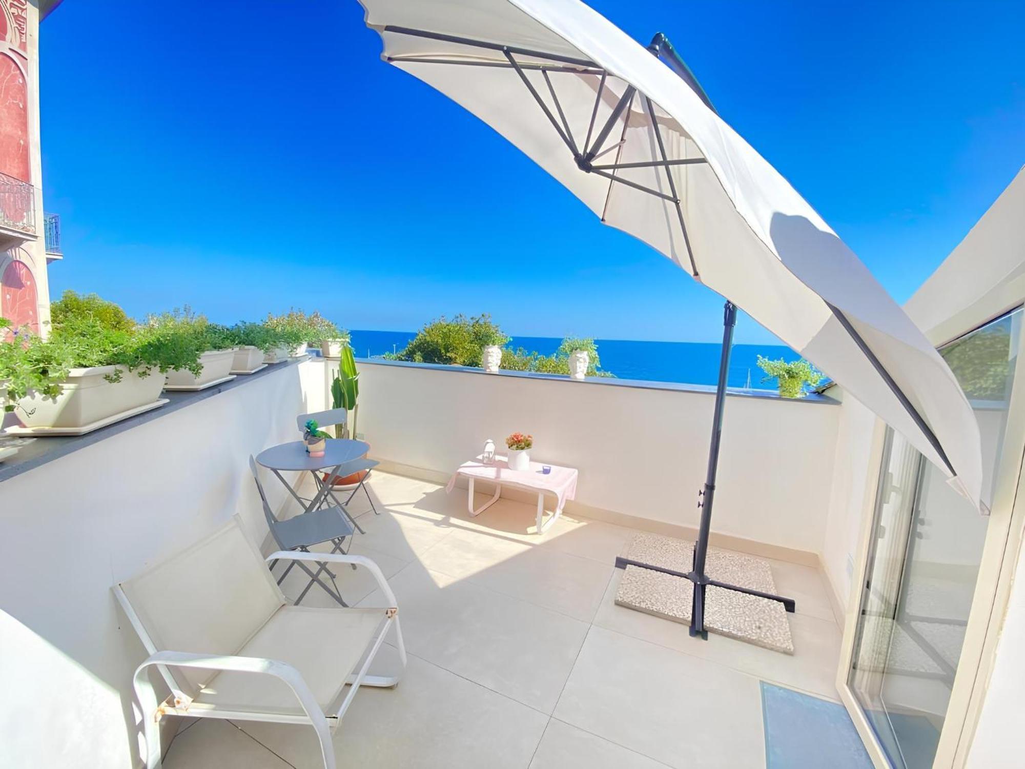 Mare Damuri Con Terrazza Vista Mare Apartman Catania Kültér fotó
