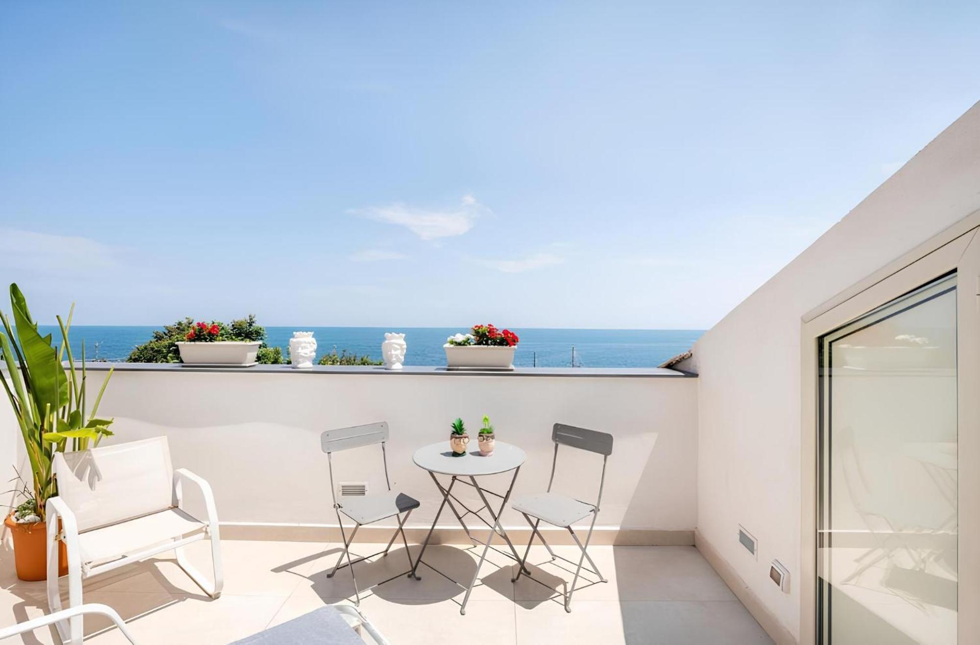 Mare Damuri Con Terrazza Vista Mare Apartman Catania Kültér fotó